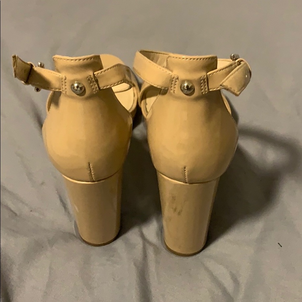 Heel - Picture 2 of 2